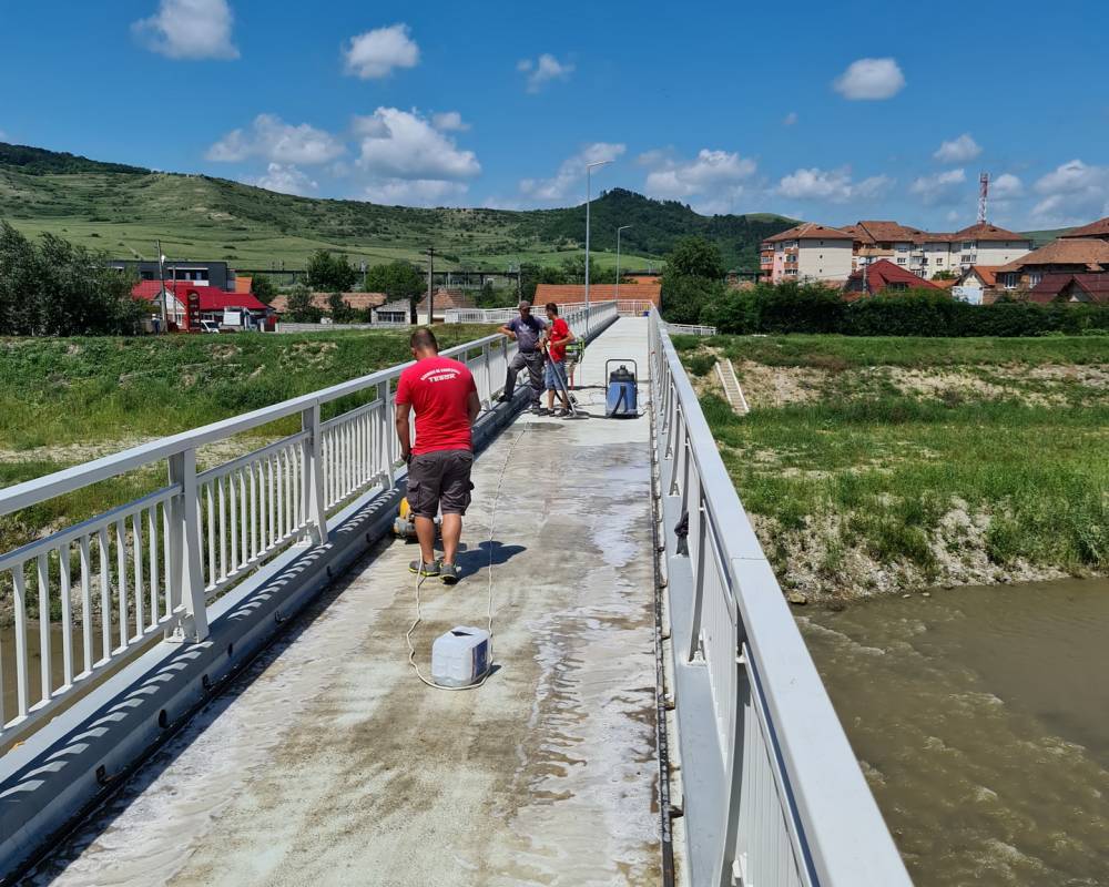 Curățare Birouri și Hale Industriale